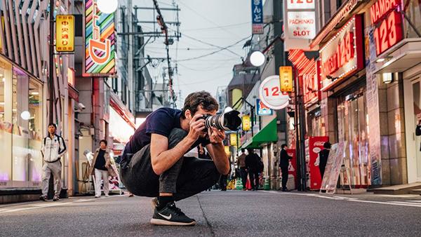 Panduan Fotografi Street Menangkap Momen Spontan di Jalanan